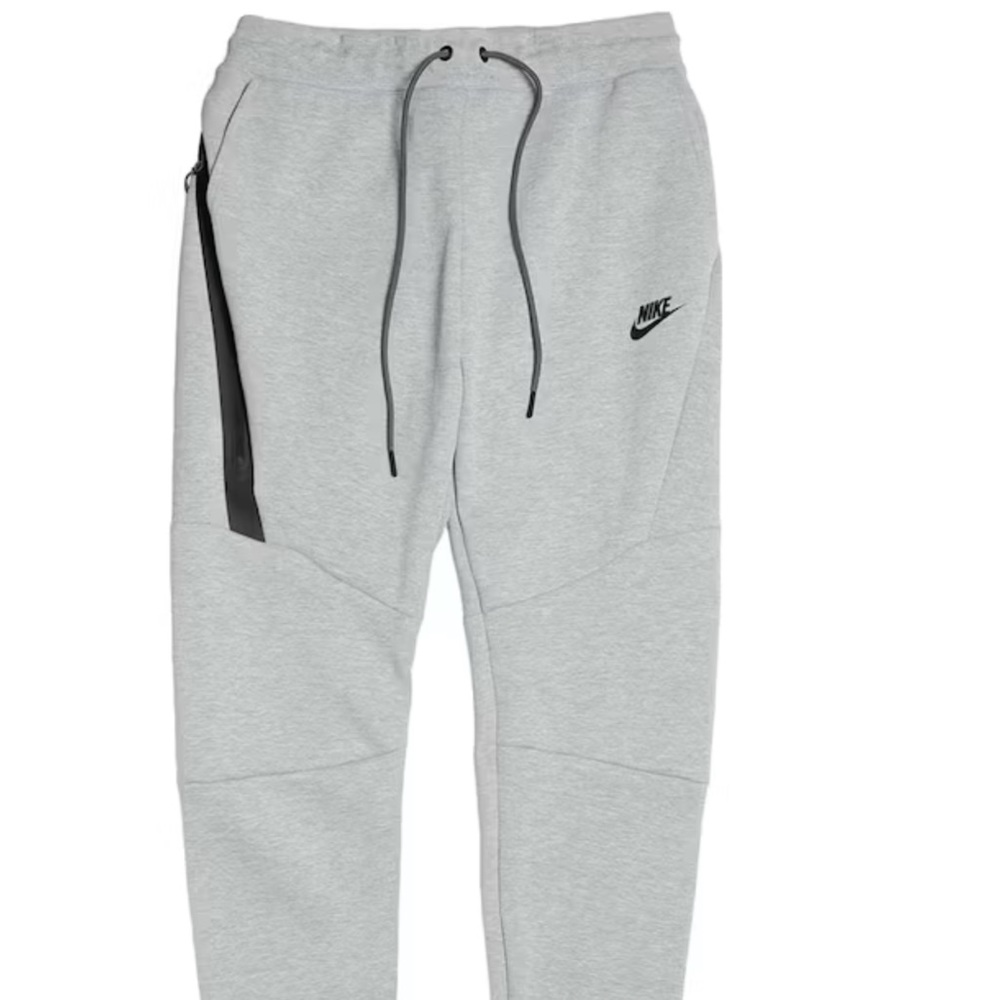 GRAY NIKE TECH SWEATPANTS